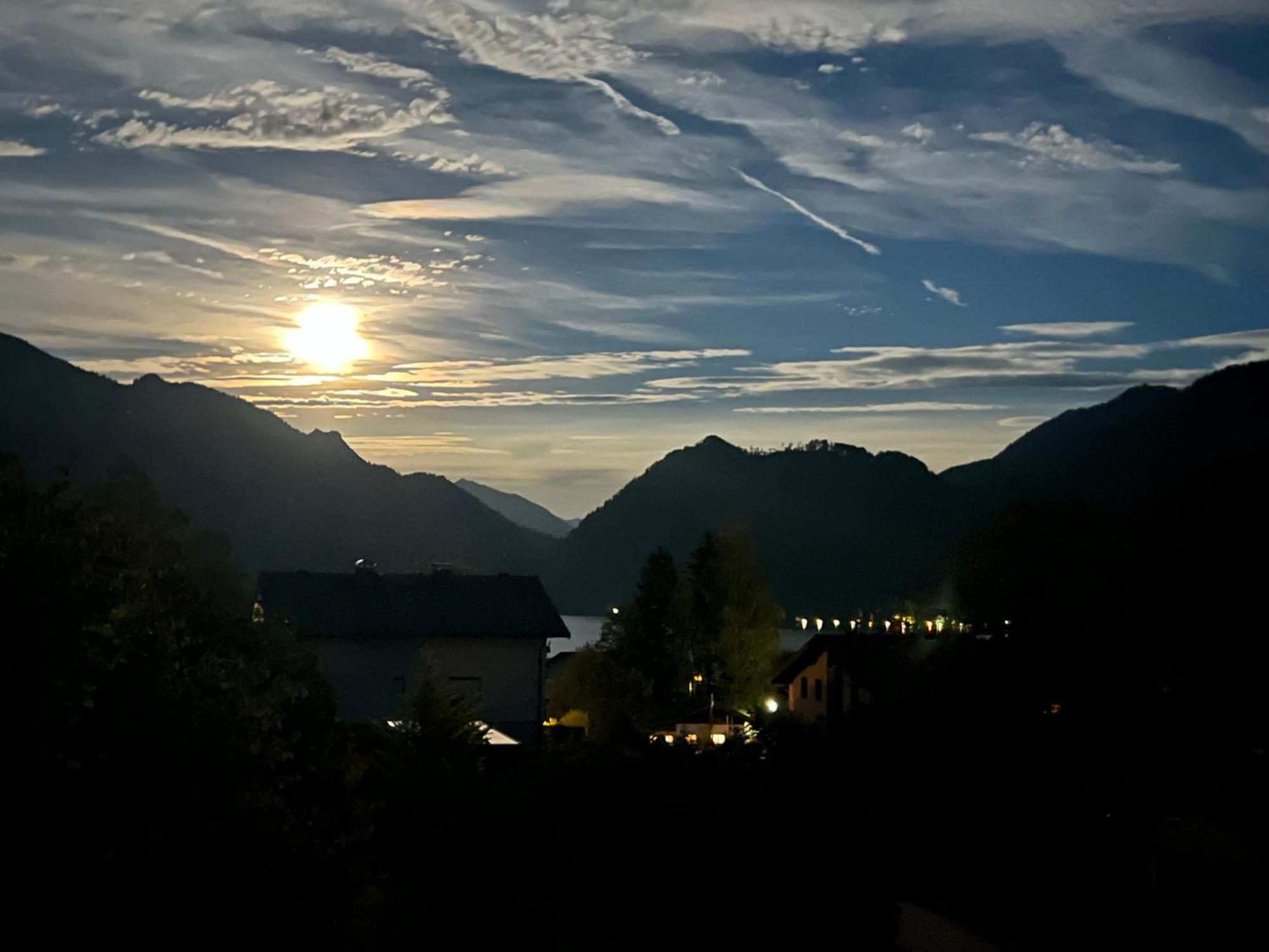 Gemütliche Landhausvilla mit Kamin und Kachelofen Unterach am Attersee Exterior foto